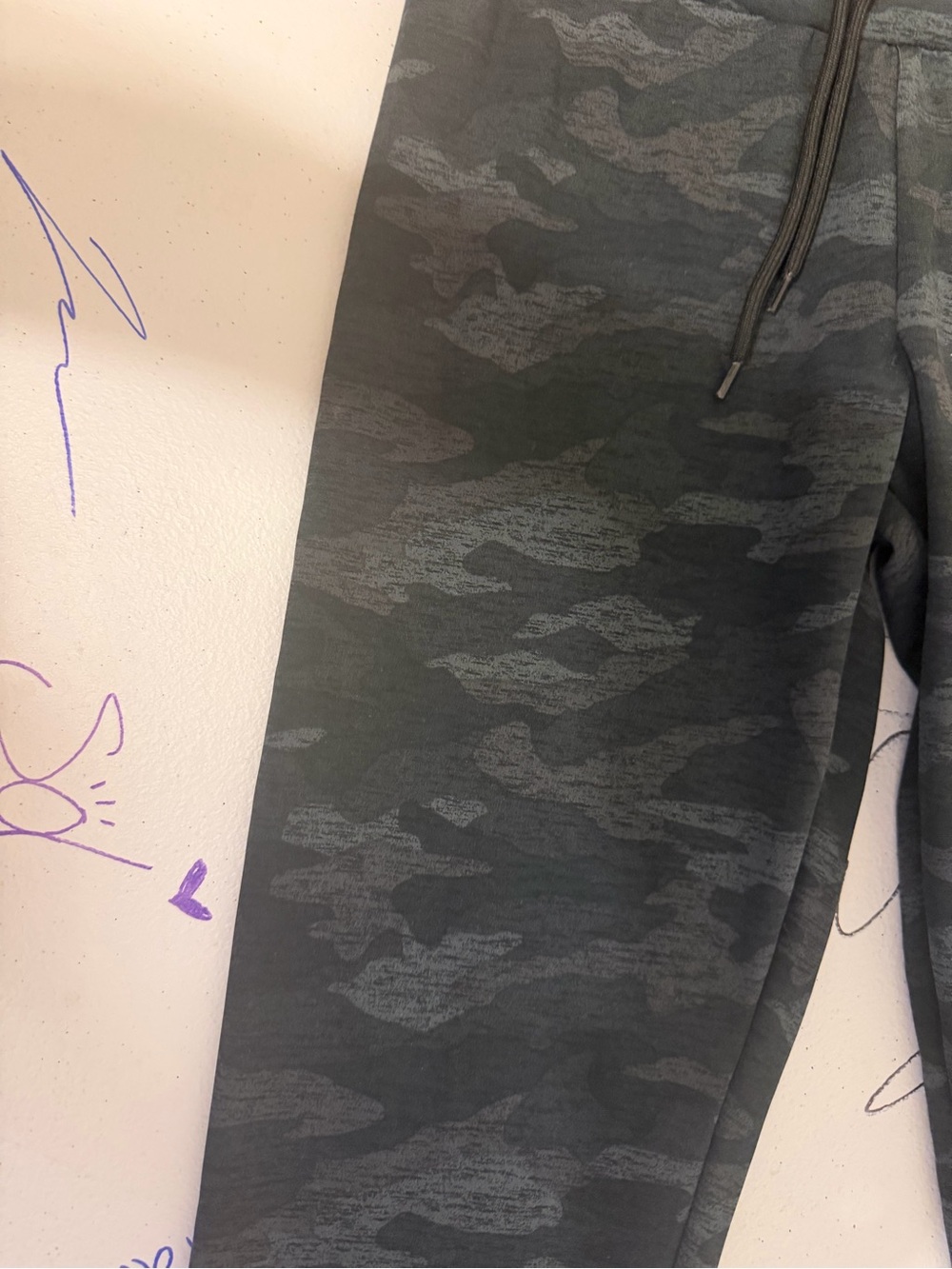 No Boundaries Men's/Unisex Gray and Black Camo Leggings